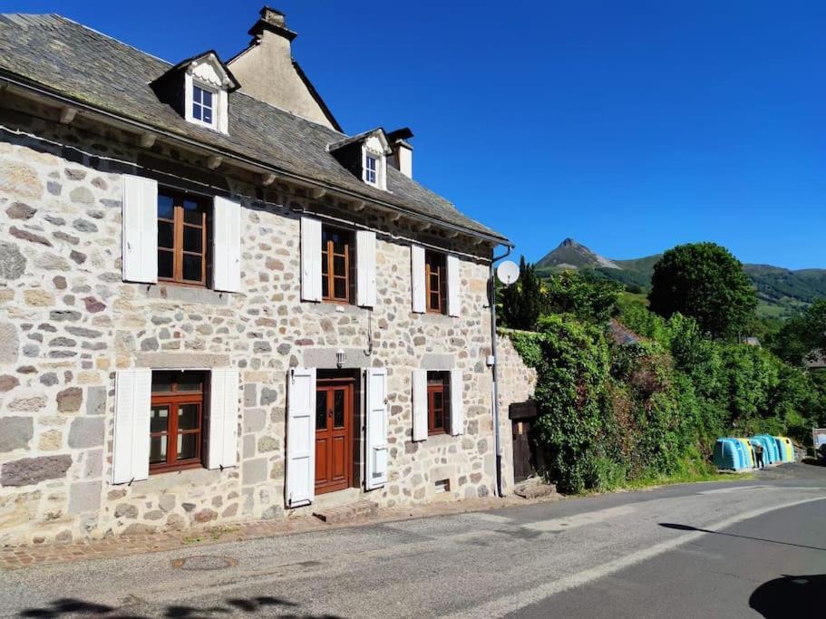 Maison Familiale Et Authentique Saint-Jacques-des-Blats Exterior foto